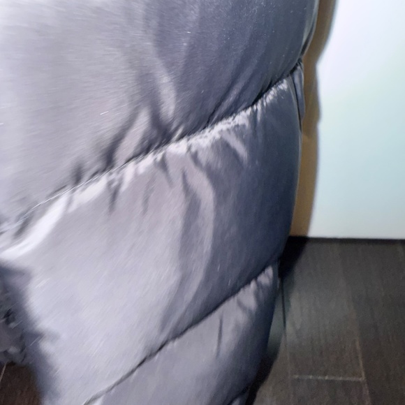 Burberry Brit Puffer Jacket in Black, size Medium - Picture 7 of 14